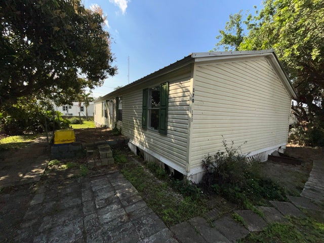 1 of 8 - 170 Apple Av, Pahokee, FL