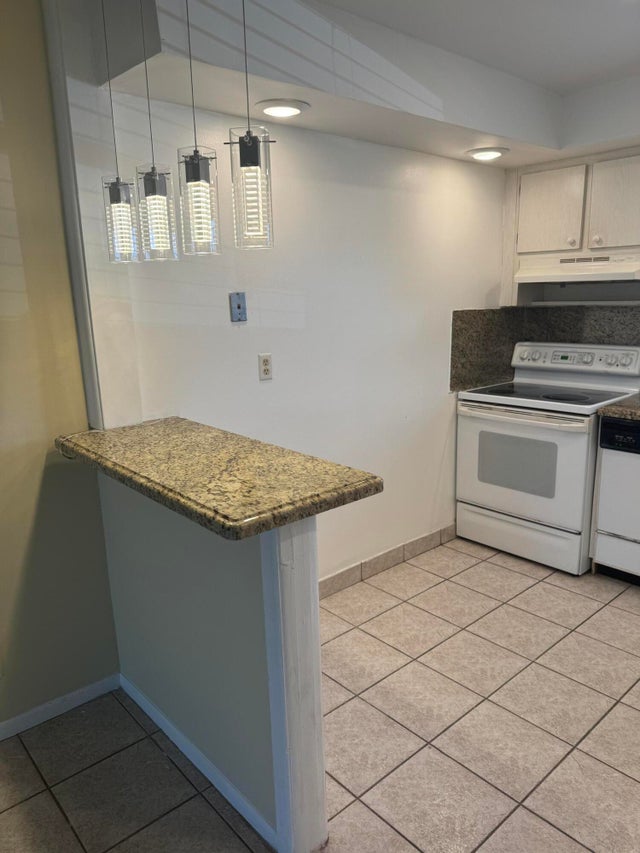 3 of 32 - 2804 Crosley E Drive E #apt E, West Palm Beach, FL