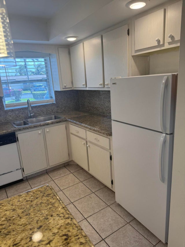 4 of 32 - 2804 Crosley E Drive E #apt E, West Palm Beach, FL