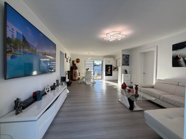 4 of 33 - 303 Nw 28 Wy, Fort Lauderdale, FL