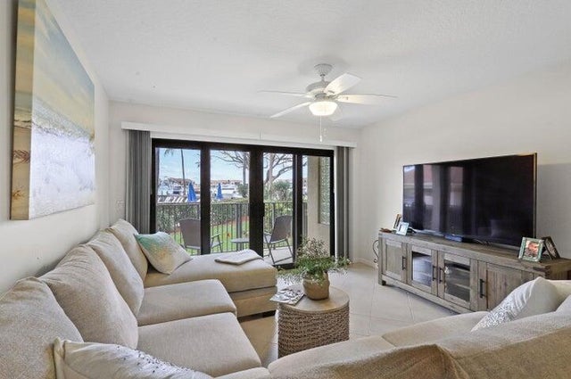 3 of 15 - 1201 Seafarer Circle #103, Jupiter, FL