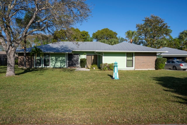 1 of 10 - 2995 Se Glasgow Drive, Stuart, FL