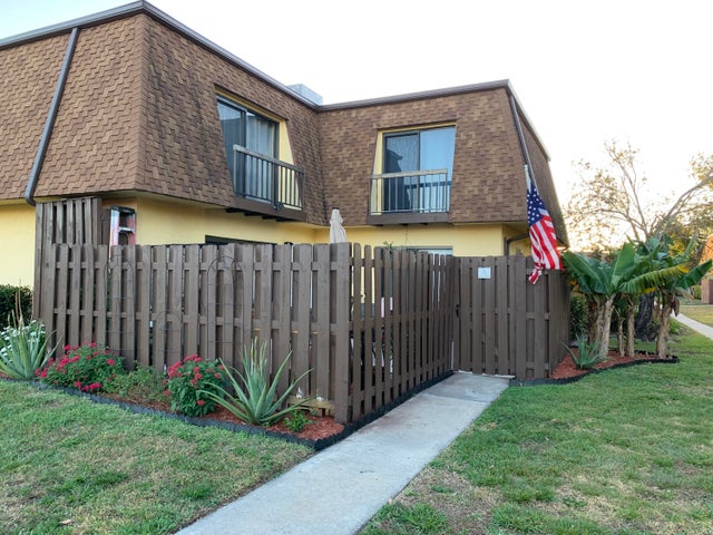 1 of 5 - 110 N Delaware Boulevard #19a, Jupiter, FL