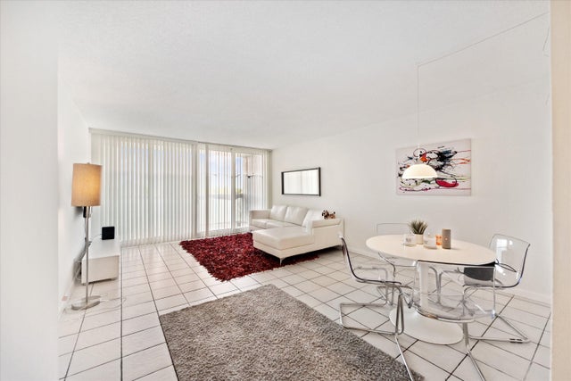 4 of 19 - 100 Bayview Drive #423, Sunny Isles Beach, FL