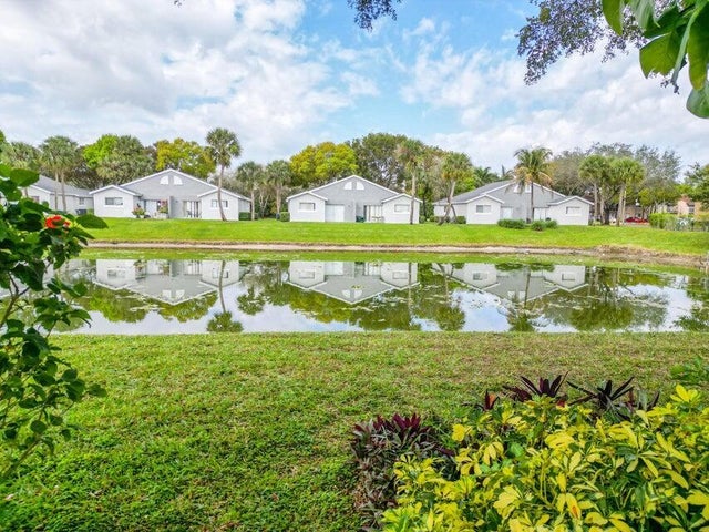 3 of 18 - 107 Lake Terry Drive, West Palm Beach, FL