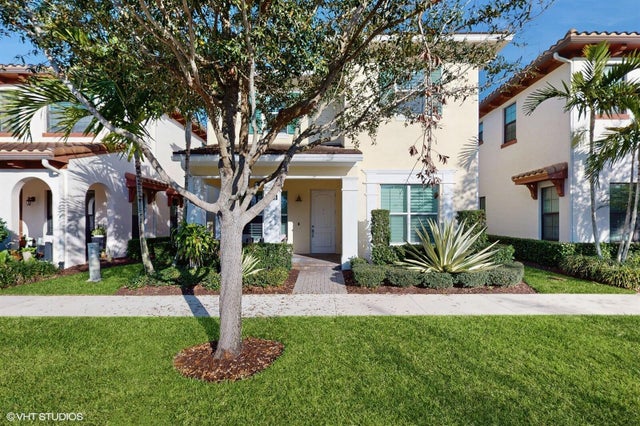 2 of 23 - 2098 Dickens Terrace, Palm Beach Gardens, FL