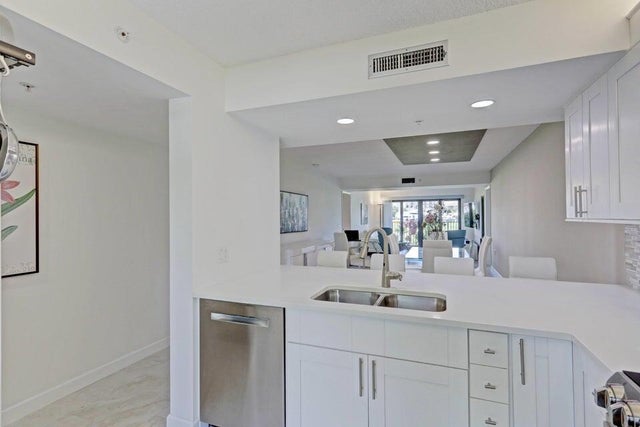 2 of 33 - 901 Seafarer Cir #105, Jupiter, FL