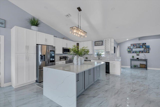 4 of 17 - 1202 Sw Empire Street, Port Saint Lucie, FL