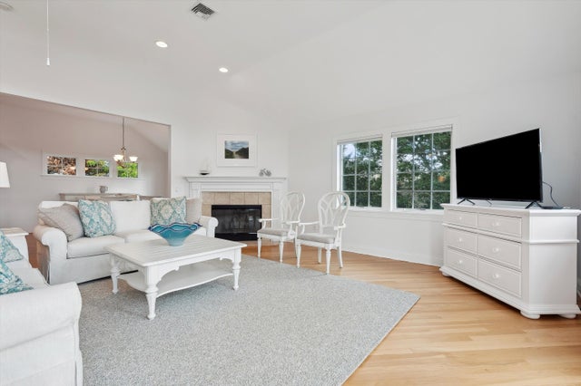 5 of 20 - 59 Madison Dr, Out of State, Out of State