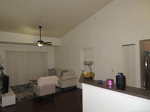 3 of 20 - 4241 San Marino Blvd #207, West Palm Beach, FL