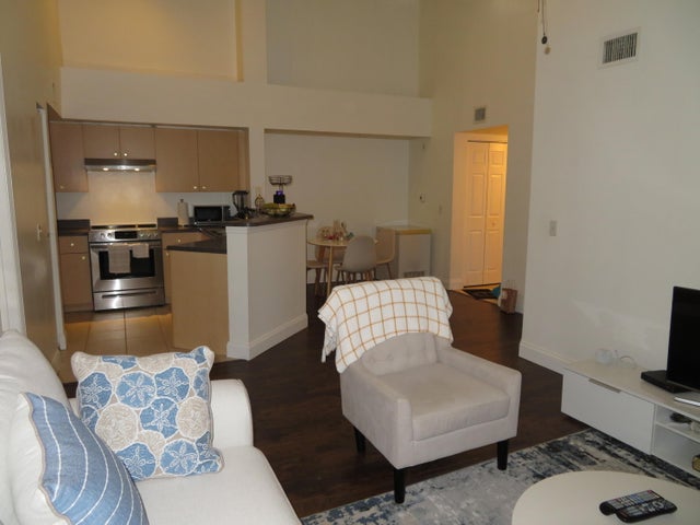 5 of 20 - 4241 San Marino Blvd #207, West Palm Beach, FL