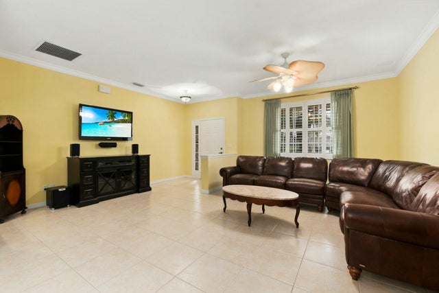 5 of 20 - 852 Nw Sarria Court, Port Saint Lucie, FL