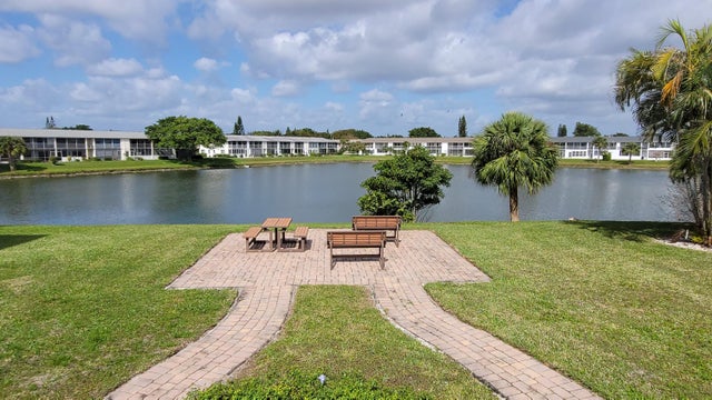 1 of 60 - 114 Chatham E, West Palm Beach, FL