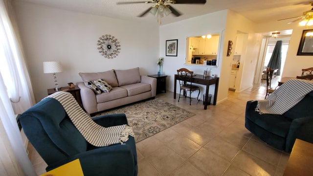 2 of 60 - 114 Chatham E, West Palm Beach, FL