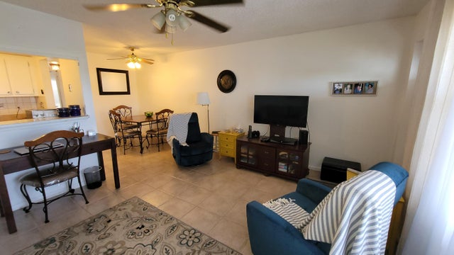 3 of 60 - 114 Chatham E, West Palm Beach, FL