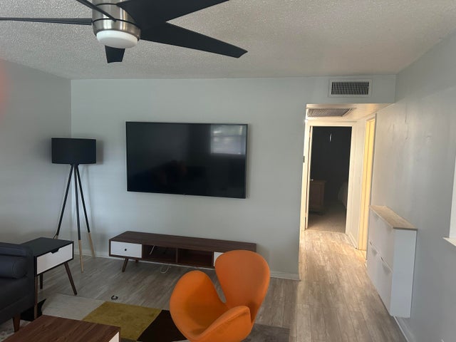 4 of 11 - 155 Windsor G, West Palm Beach, FL