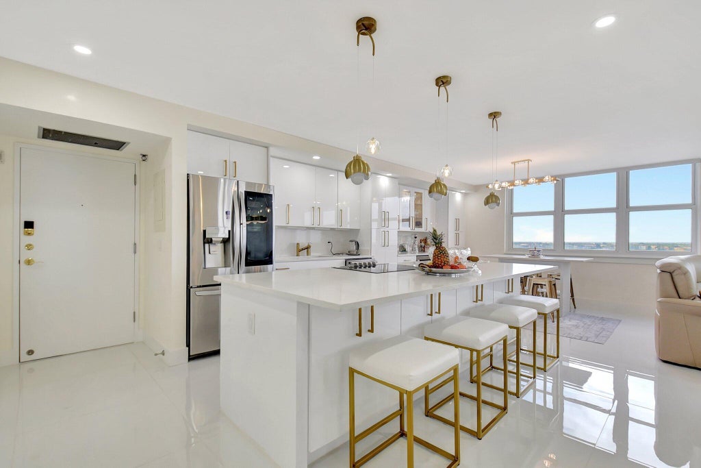 5440 N Ocean Dr #1002, Singer Island