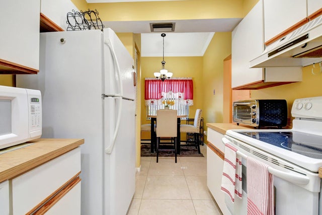 4 of 52 - 7843 Willow Spring Dr #623, Lake Worth, FL