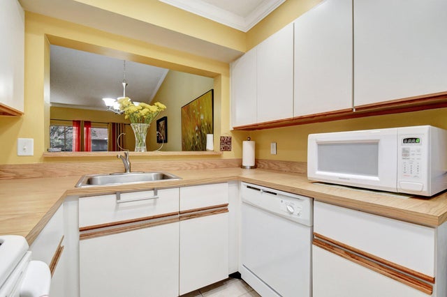 5 of 52 - 7843 Willow Spring Dr #623, Lake Worth, FL