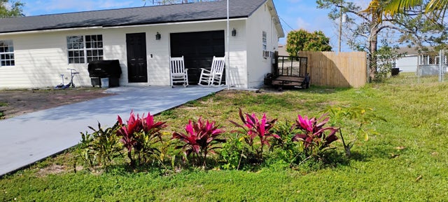 5 of 43 - 1562 Sw Curry Street, Port Saint Lucie, FL