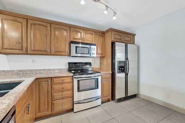 4 of 37 - 6 Royal Palm Way #204, Boca Raton, FL