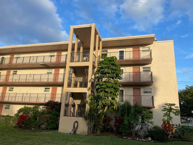 1 of 56 - 225 Bonnie Boulevard #211, Palm Springs, FL