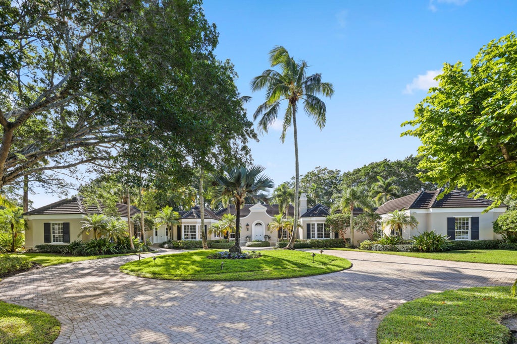 26 Country Rd, Village of Golf