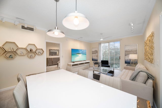 5 of 32 - 720 S Sapodilla Avenue #301, West Palm Beach, FL