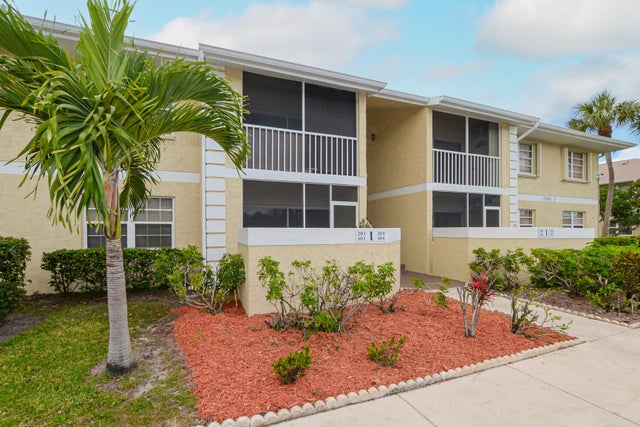 2 of 33 - 1540 Se Royal Green Circle #103, Port Saint Lucie, FL