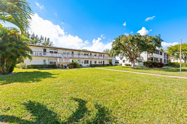 2 of 17 - 43 Windsor #c, West Palm Beach, FL
