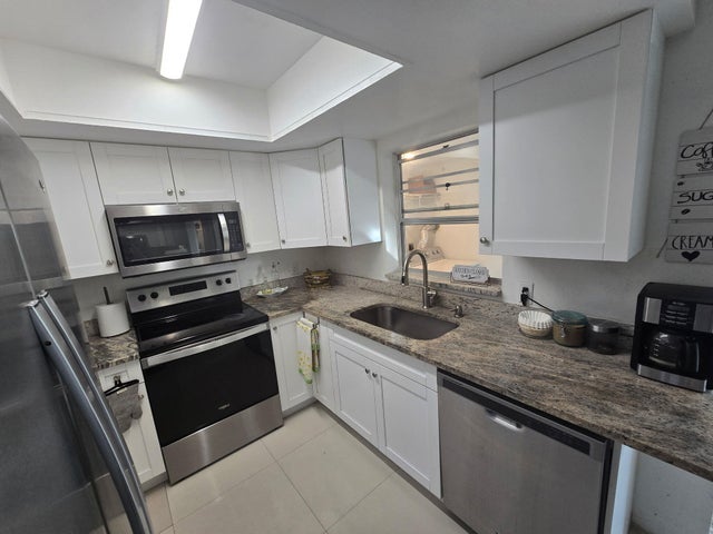5 of 12 - 5110 Michigan Av #11b, West Palm Beach, FL