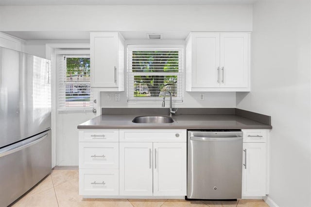4 of 20 - 3801 Ne 22nd Ter #2, Lighthouse Point, FL