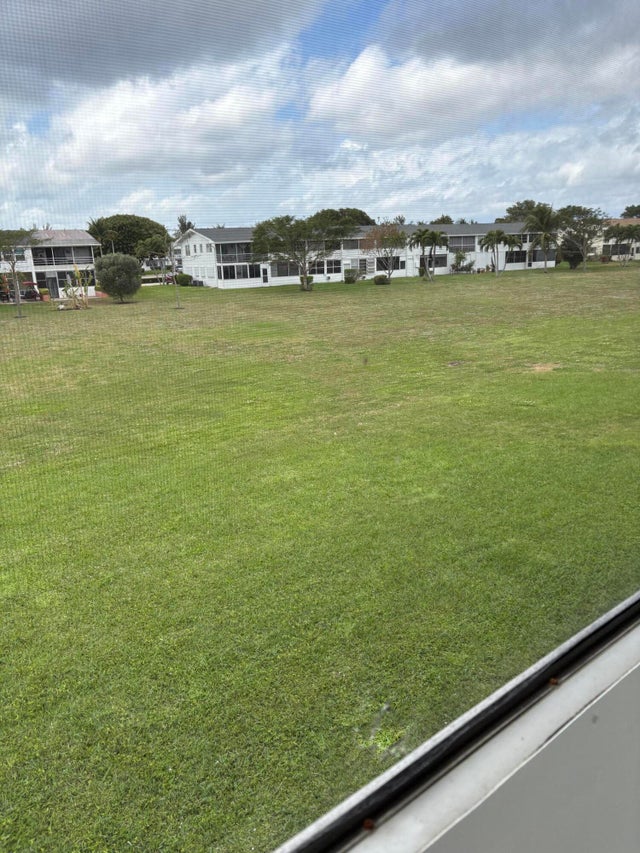 4 of 12 - 113 Berkshire E, West Palm Beach, FL