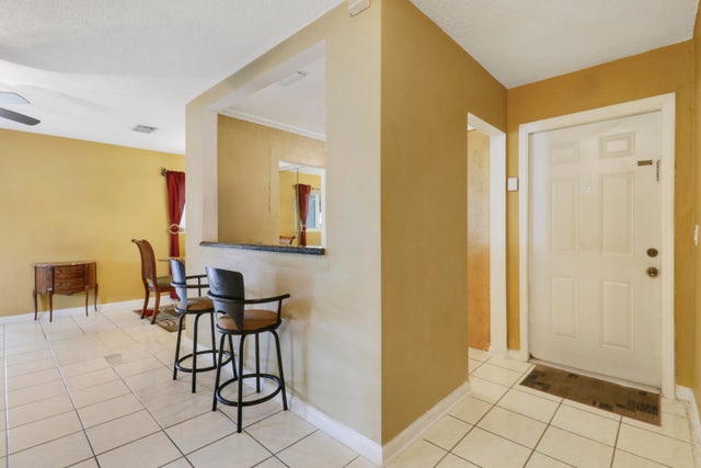 4 of 34 - 827 Caroline Avenue, West Palm Beach, FL