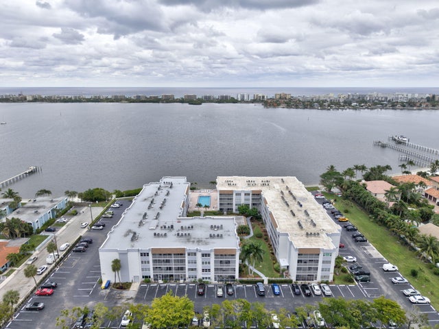 2 of 27 - 1516 S Lakeside Drive #307, Lake Worth Beach, FL