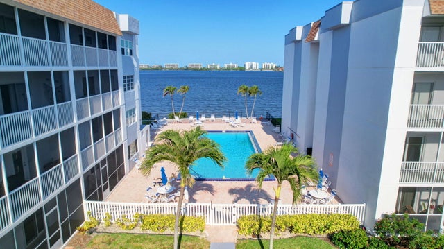 3 of 27 - 1516 S Lakeside Drive #307, Lake Worth Beach, FL