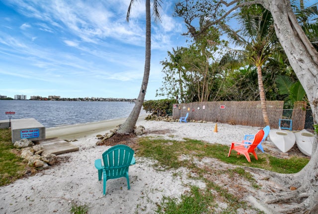 4 of 27 - 1516 S Lakeside Drive #307, Lake Worth Beach, FL
