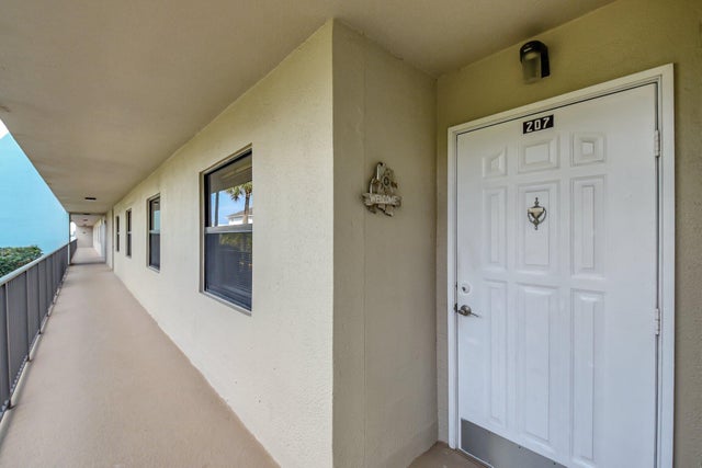 3 of 40 - 2424 N Federal Highway #207, Boynton Beach, FL
