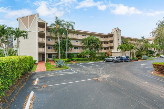 4 of 48 - 6515 Kensington Lane #201, Delray Beach, FL