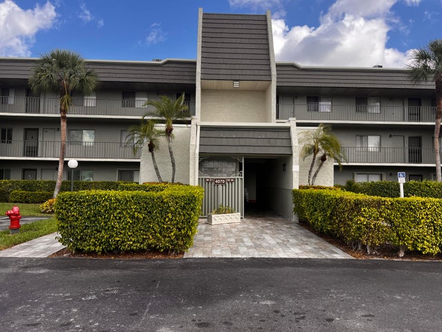 1 of 28 - 4070 Tivoli Court #202, Lake Worth, FL