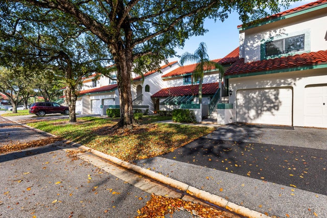 2 of 31 - 24 W Lexington Lane W #c, Palm Beach Gardens, FL