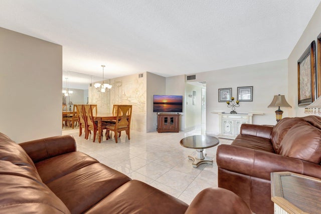 3 of 36 - 806 Se 7th Street #201, Deerfield Beach, FL