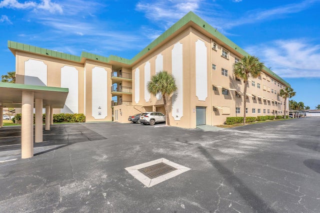 5 of 36 - 806 Se 7th Street #201, Deerfield Beach, FL