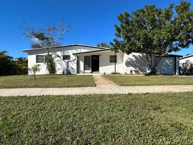 1 of 23 - 874 Dolores St, Sebastian, FL