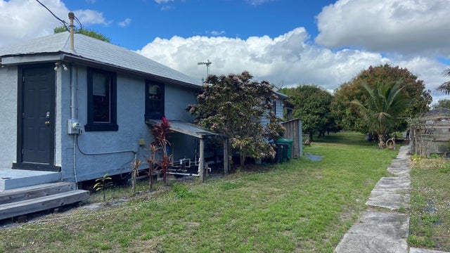1 of 33 - 9570 Orange Avenue, Fort Pierce, FL