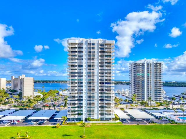 4 of 62 - 123 Lakeshore Drive #745, North Palm Beach, FL