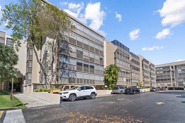 2 of 30 - 2802 N 46th Avenue #b513, Hollywood, FL