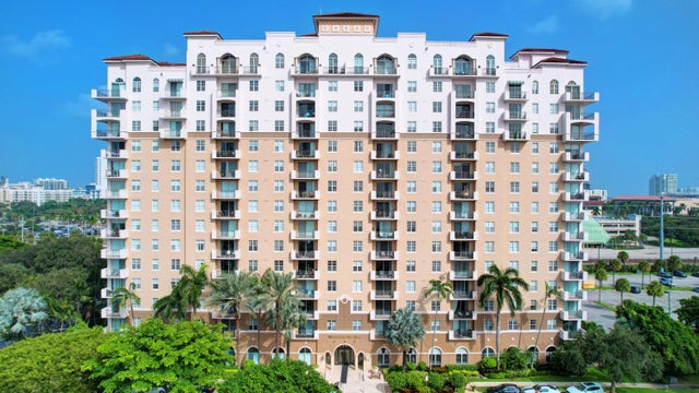 1 of 37 - 616 Clearwater Park Road #907, West Palm Beach, FL