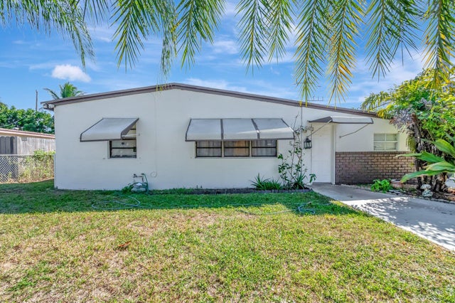 2 of 61 - 2931 French Av, Lake Worth, FL