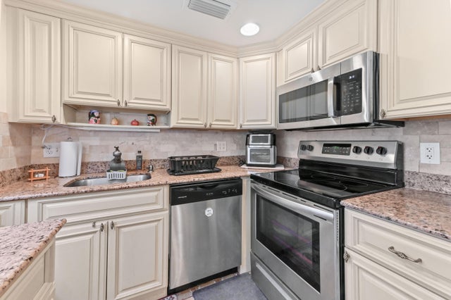 4 of 30 - 577 Monaco #m, Delray Beach, FL
